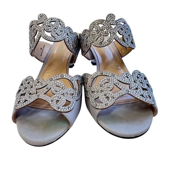 J Renee Francie Silver Low Heel Sandals 9W Rhinestone Embellished - Picture 1 of 8